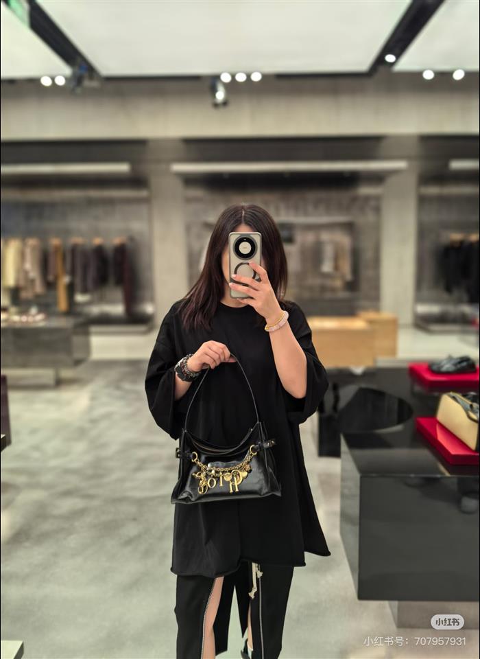2026 824222940285